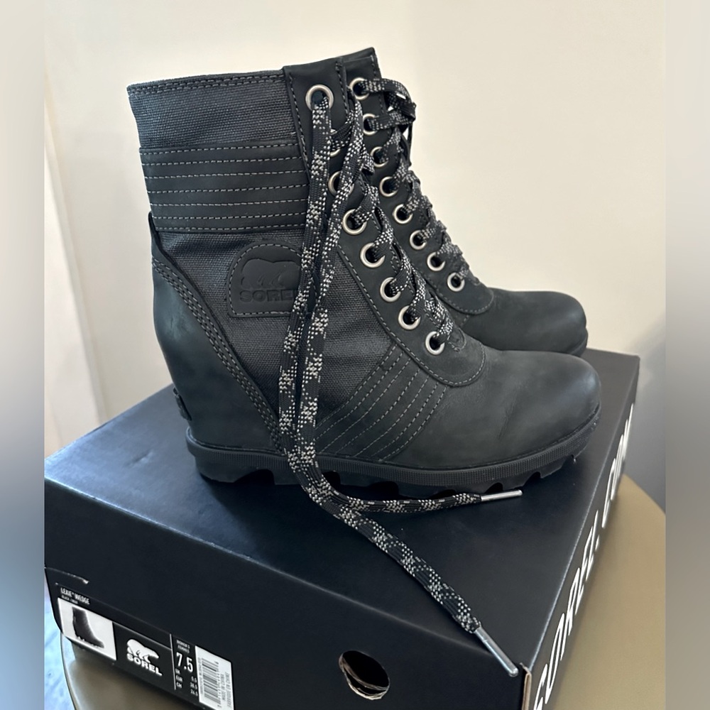 Sorel Lexie Wedge Booties, Black Size: 7.5 Waterproof Full grain Leather Boots